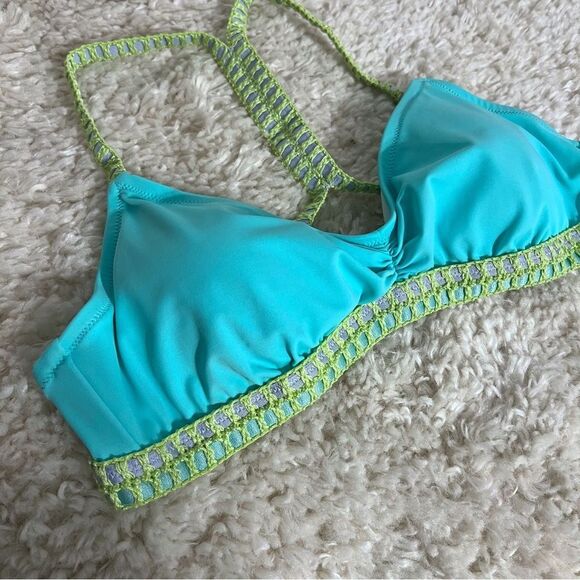 Victoria's Secret Seafoam Glow Crochet  Triangle Swim Top Size L - Picture 3 of 5